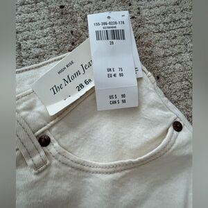 Abercrombie & Fitch High Rise Mom Jean